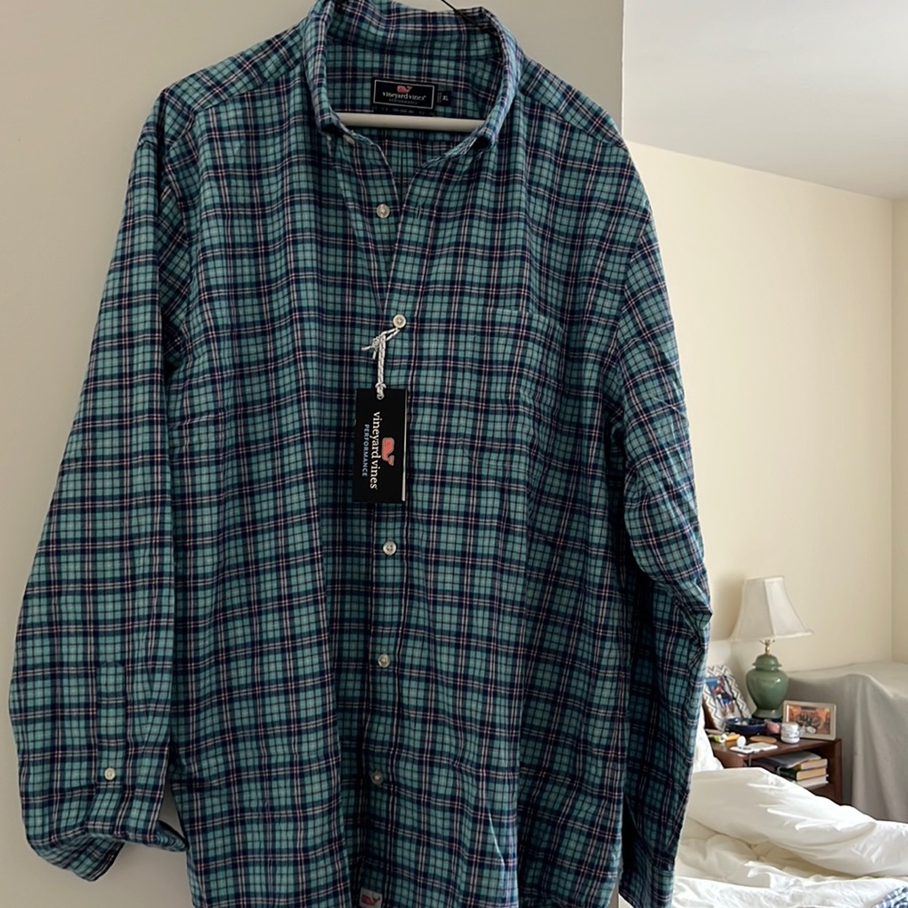 NWT Vineyard Vines button down